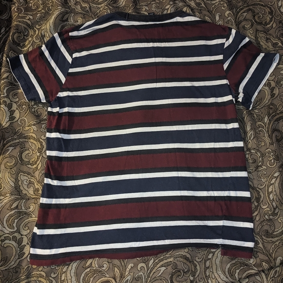 Forever 21 Striped Short Sleeved T-shirt ♥️ 🖤 🤍 - Picture 2 of 3